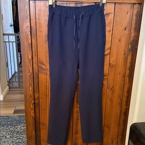 Lululemon On the fly Pant, Navy, Size 4, 32” inseam